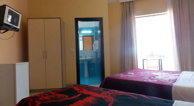 Трёхместный номер Standard Hotel Mediterrane
