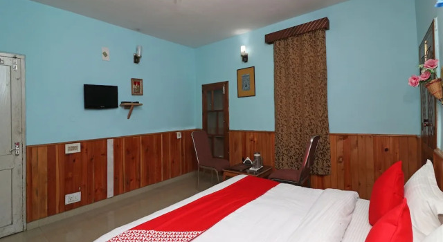 OYO 13732 Home Cozy near Mall Aleo Manali