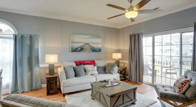 Апартаменты с 2 комнатами с балконом < 2 Mi to Coast: Condo w/ Pool in Myrtle Beach