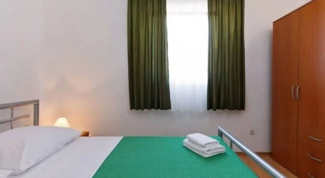 Luxurious Holiday Home at Podstrana With Sea View, Забронировать Отель Отели Подстраны с парковкой, рядом с Частный Пляж «Апартментс Лавица Бич Думичич», Парковка