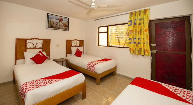 Трёхместный номер Standard Hotel El Meson De La Luna