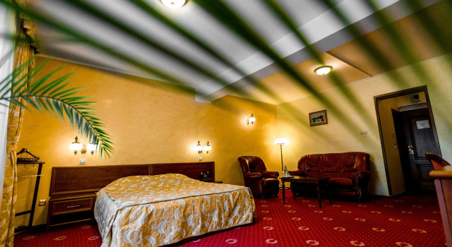 Двухместный номер Deluxe с балконом Hotel Golden House