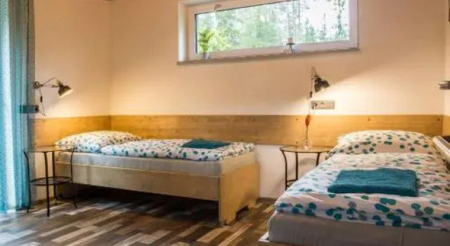 Apartmany Pod Lesem Ii, Rezerwuj Apartament Hotele w Central Bohemia z parkingiem, Parking
