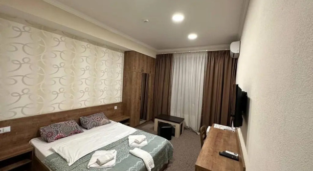 5 Rooms near 300 Aragveli metro station