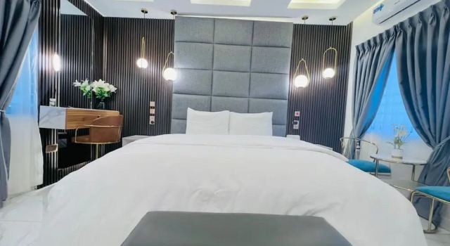 Номер Luxury Kamara Lakeview Hotel