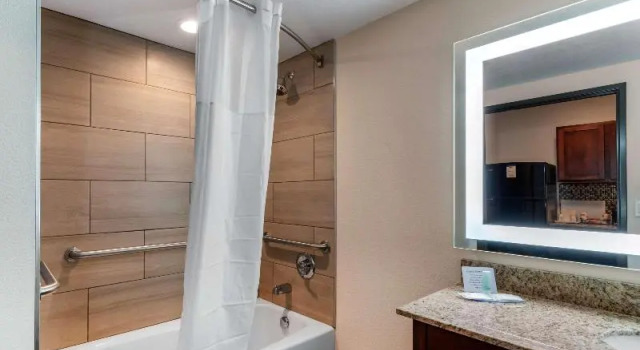 Одноместный номер Standard MainStay Suites Denver International Airport