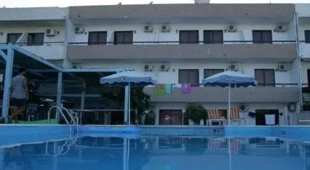 Ikaros Studios (Adults Only)