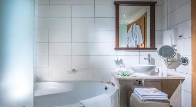 Полулюкс Mila Sissi Bay Hotel