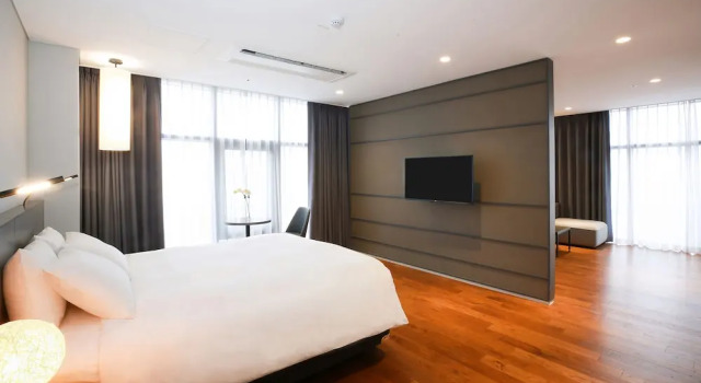 Люкс WesternLife Hotel
