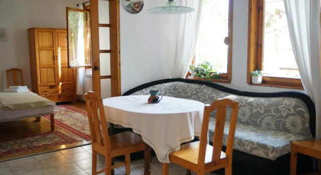 Апартаменты c 1 комнатой с балконом и с красивым видом из окна Guest House Barbov