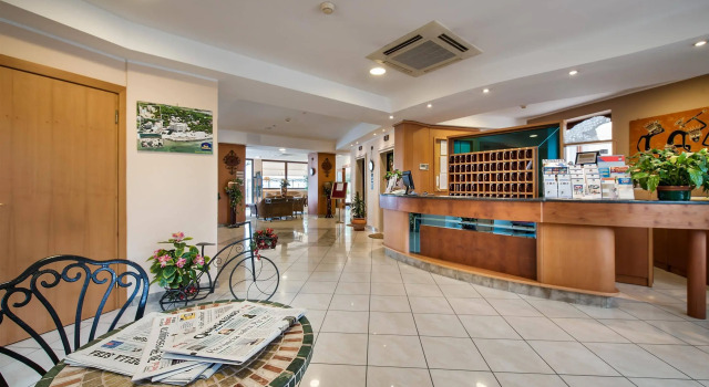 Best Western Ara Solis, Book Hotel Hoteller i Lido Azzurro med parkering, Parkering