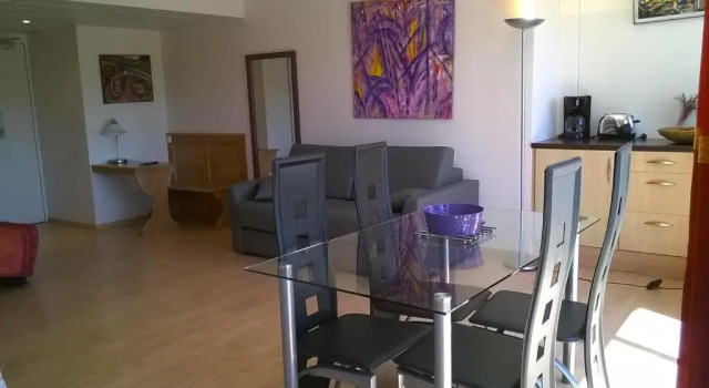 Семейный номер Standard с балконом Hôtel Résidence Bergara