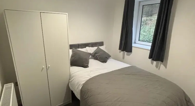 Shawforth - 2 Beds - Sleeps 4 - Street Parking, Забронировать Отель Отели Большого Манчестера 3 звезды, 3*