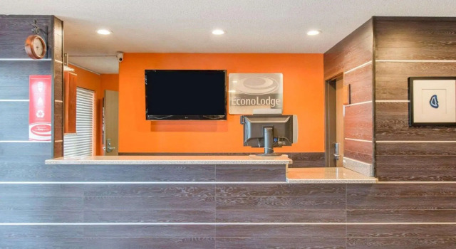 Econo Lodge Pueblo North