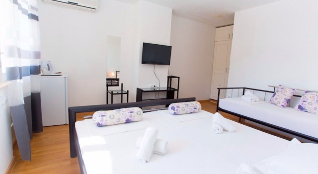 Apartments and Rooms Hope