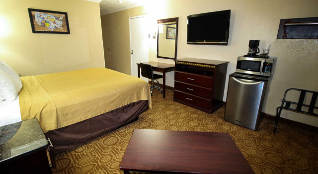 Номер Standard Econo Lodge Inn & Suites Fallbrook Downtown