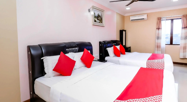 Люкс OYO 714 Arina Hotel