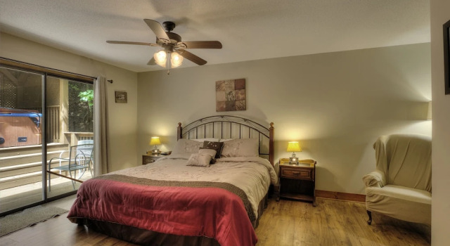 Bears Delight  320 - Three Bedroom Cabin