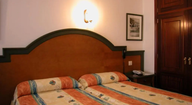 Hotel Touris, Book Hotel  