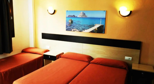 Трёхместный номер Standard Hostal Horizonte