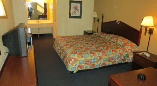 Budget Inn & Suites, Book Hotel Belvedere United States of America