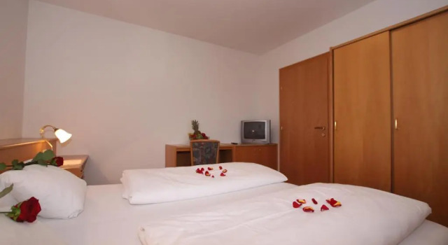 Hotel Garni Tirol, Забронировать Отель Вальхзе Kaiserwinkl