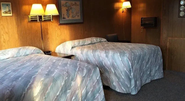 Bergland Outfitters, Varaa Hotelli Bergland Michigan