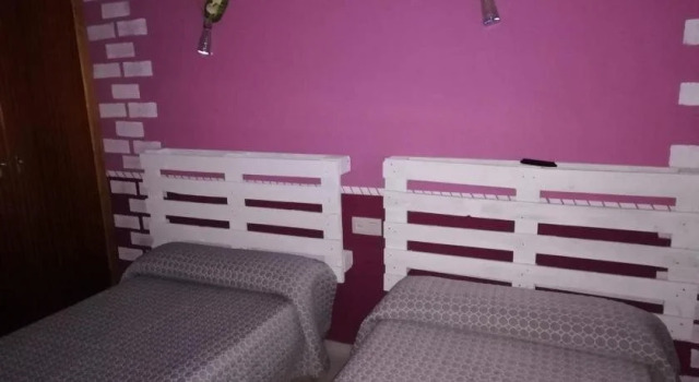 Hostal El Tropezón, Забронировать Отель Отели Кастилия и Леона с парковкой, Парковка