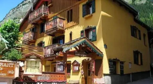 Chalet Le Petit Mont Blanc, Забронировать Шале Виллы Овернь-Рона-Альпы, Вилла