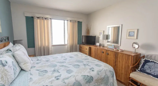 Royal Garden Resort 415 2 Bedroom Condo by RedAwning