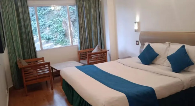 Hotel Rahat Regency, Забронировать Отель Отели Шимлы с парковкой, рядом с Площадь Ридж в Шимле, Парковка