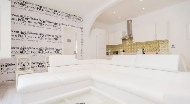 ShortStayFlat Estoril, Забронировать Отель Эшторил Estoril Coast, рядом с Учебный центр Centro de Interpretação Ambiental da Pedra do Sal