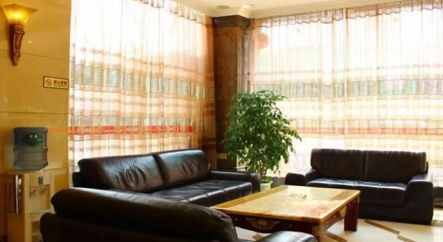 Jiahua Business Hotel, Rezerwuj Hotel Hotele w Shaoguan z parkingiem, Parking
