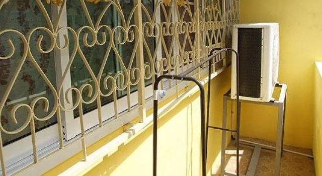 Yellow House(เยลโล่ เฮาส์), Varaa Hotelli Hotellit North-Eastern Thailand pysäköinnillä, Pysäköinti