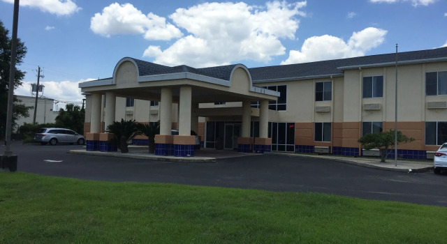 Regency Inn & Suites, Buchen Sie Hotel Milton Panhandle Florida