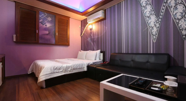 W Motel
