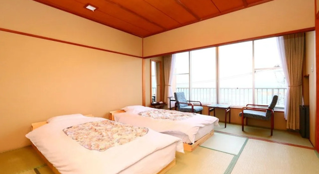 Seafood Restaurant ＆ Ryokan Yamani, Buchen Sie Hotel Hotels in Kanagawa mit Parkplatz, Parkplätze