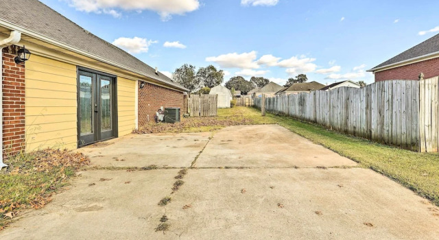 Modest Huntsville Studio w/ Full Kitchen!