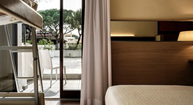 Четырёхместный номер Standard с балконом Augustus Hotel Riccione