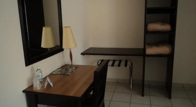 Апартаменты Hotel Hacienda Nainari