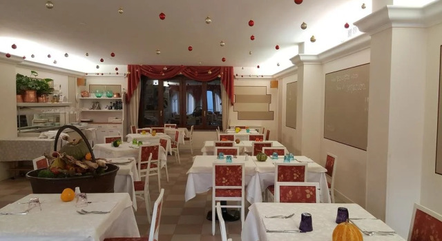 Hotel Ristorante Centrale, Reservar Hotel Vestone Lombardia