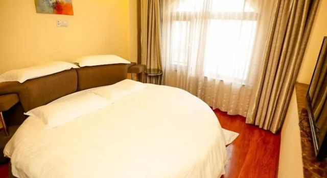 GreenTree Inn JUSCO Shopping Mall Business Hotel, Prenota Hotel Hotel a Shandong con parcheggio, Parcheggio