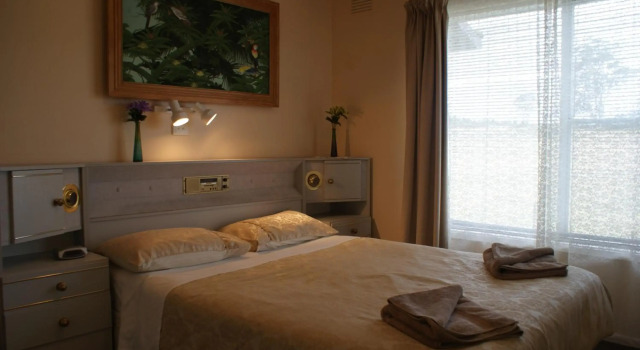 AAA Granary Accommodation, Book Hotel Promised Land Tasmania