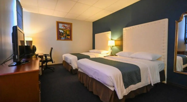 Четырёхместный номер Standard Le Voyageur Inn
