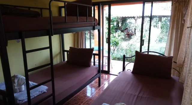 Baan Aomsin Resort