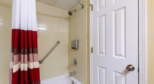 Четырёхместный номер Deluxe Red Roof Inn Vincennes