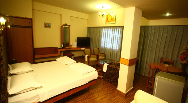 Hotel Sindhuri Park, Rezerwuj Hotel Hotele w Andhra Pradesh z parkingiem, Parking