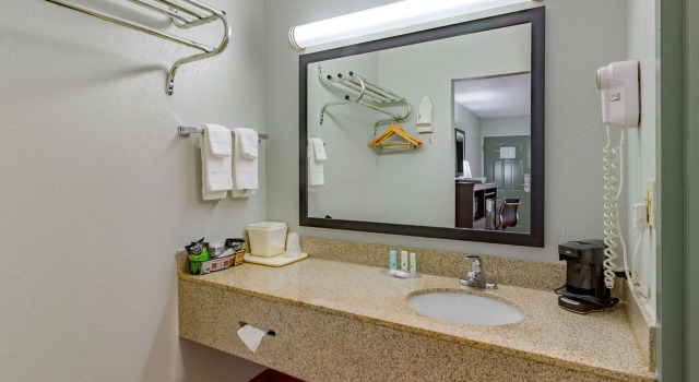 Двухместный номер Standard Quality Inn Goodlettsville