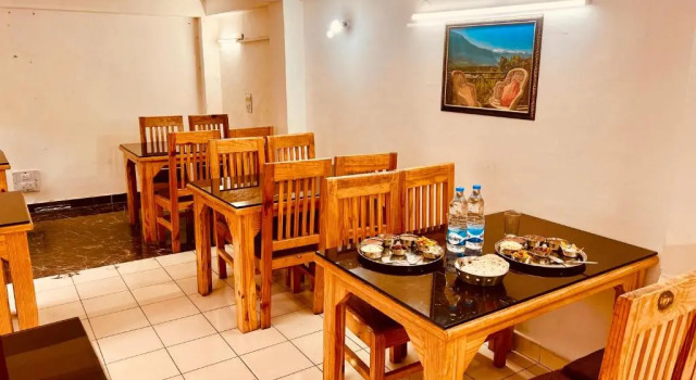 Wooib Hotels, Забронировать Отель Отели Манали с парковкой, Парковка