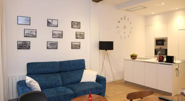 Piso Moderno a 2 minutos del Casco Viejo con Parking Gratis, Rezerwuj Hotel Hotele w Baskonia z parkingiem, Parking